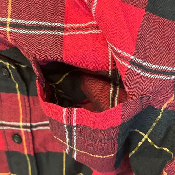 ST. JOHN’S BAY Women’s Classic Shirt Medium Red Plaid Long Sleeve Cotton NWT NEW - Picture 9 of 13